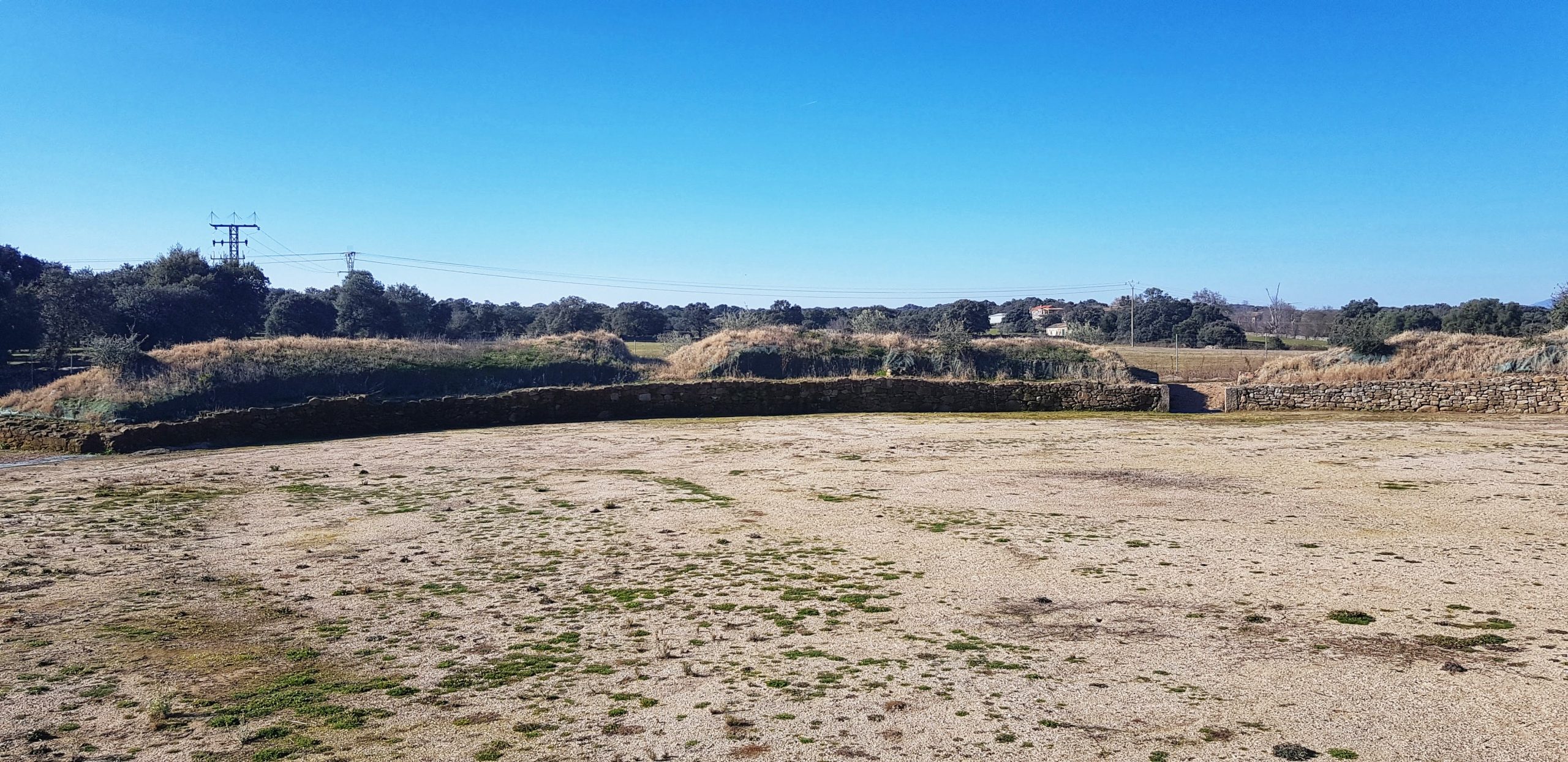 ¿Buscas algo diferente? La Ciudad Romana de Cáparra te sorprenderá.