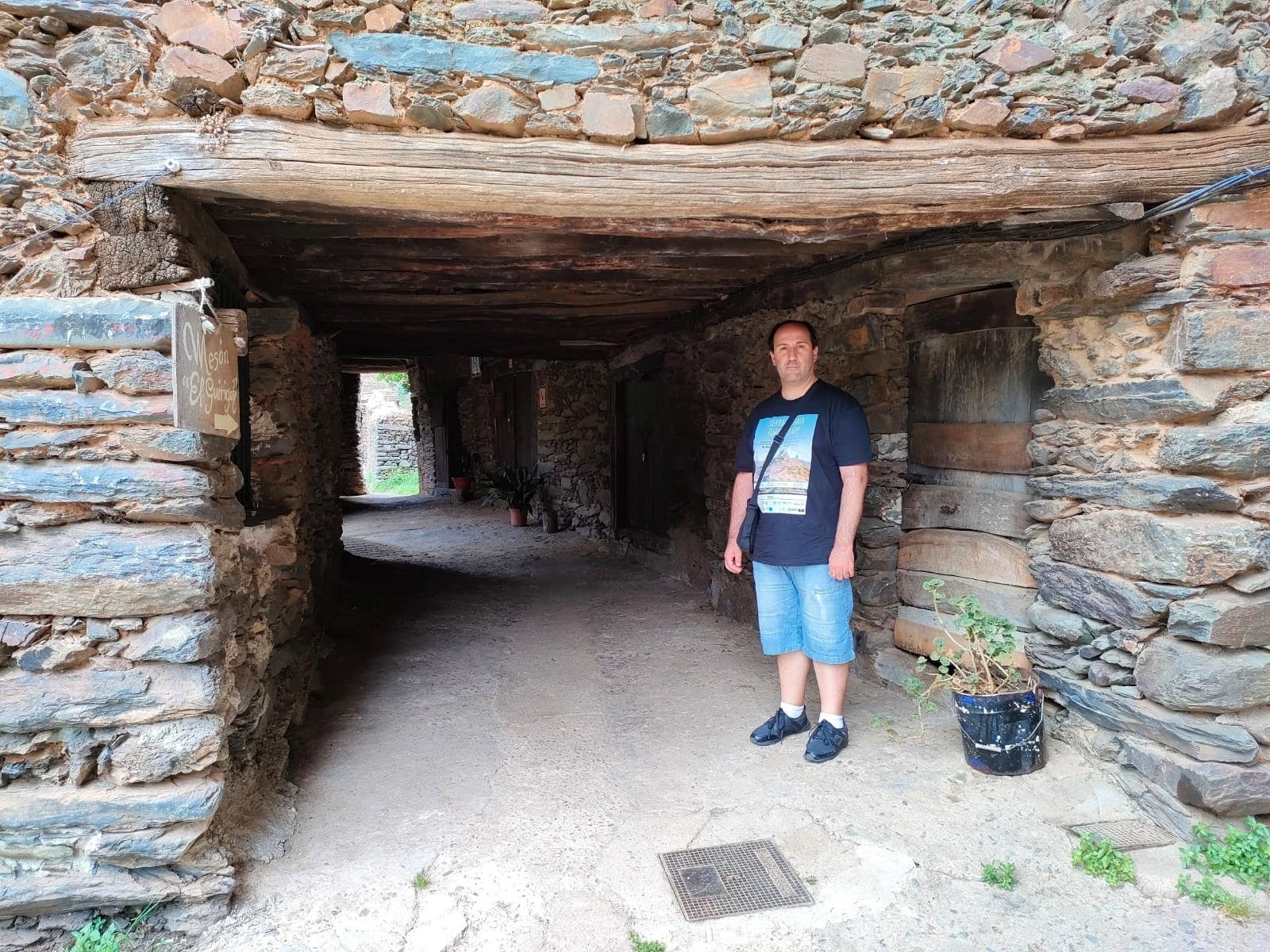 Robledillo de Gata, Hernán Pérez y Trevejo. Tradición e historia en la Sierra de Gata.