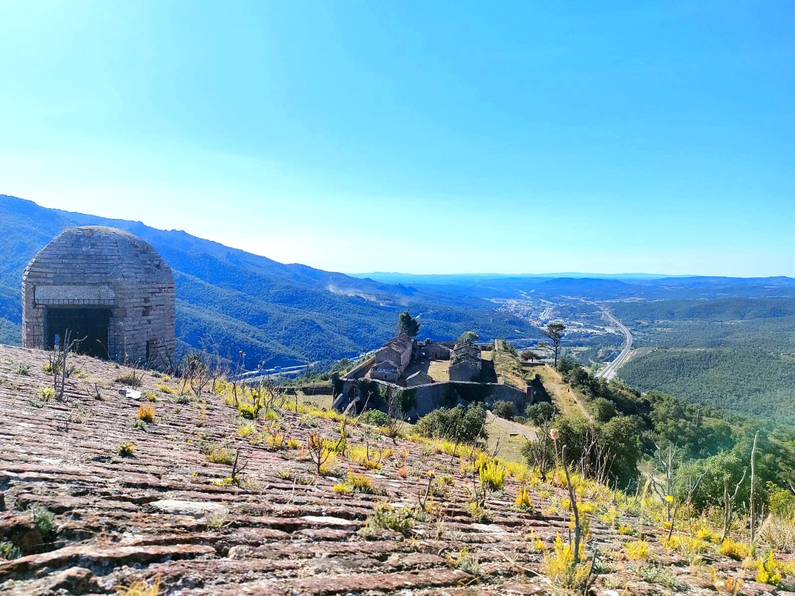 Fuerte de Bellegarde y Casa del Agua en Boulou: Historia y naturaleza en el corazón del Vallespir