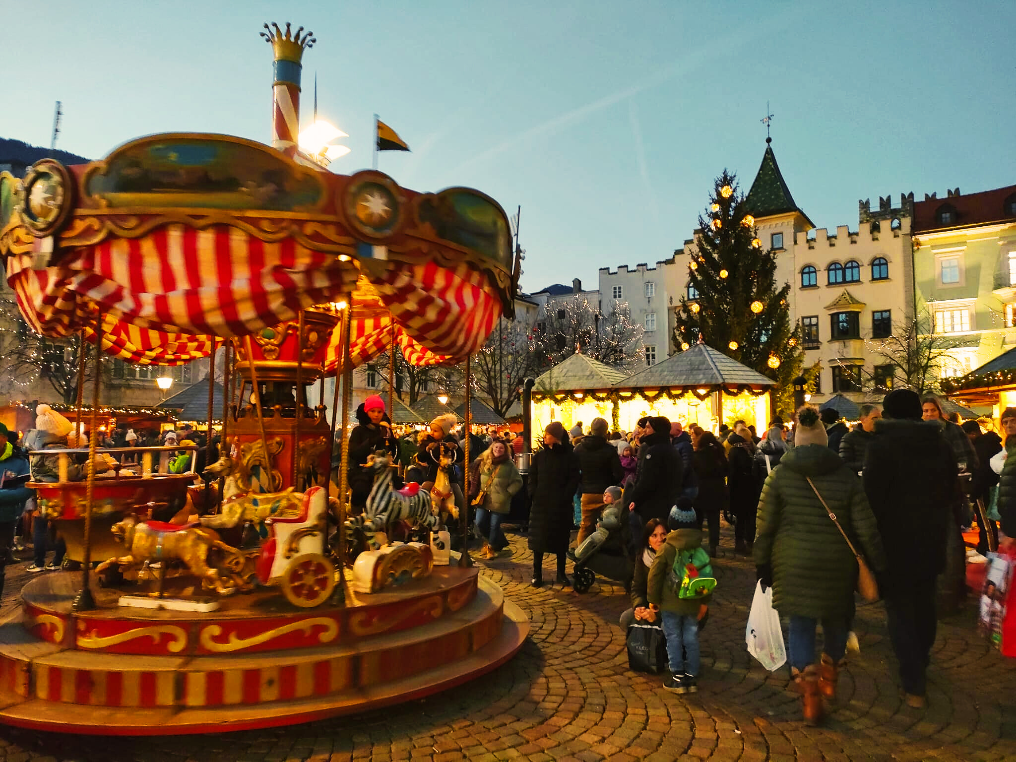 Descubre la magia de los mercadillos de Navidad en Trentino Alto Adigio: ¡Una ruta navideña inolvidable!