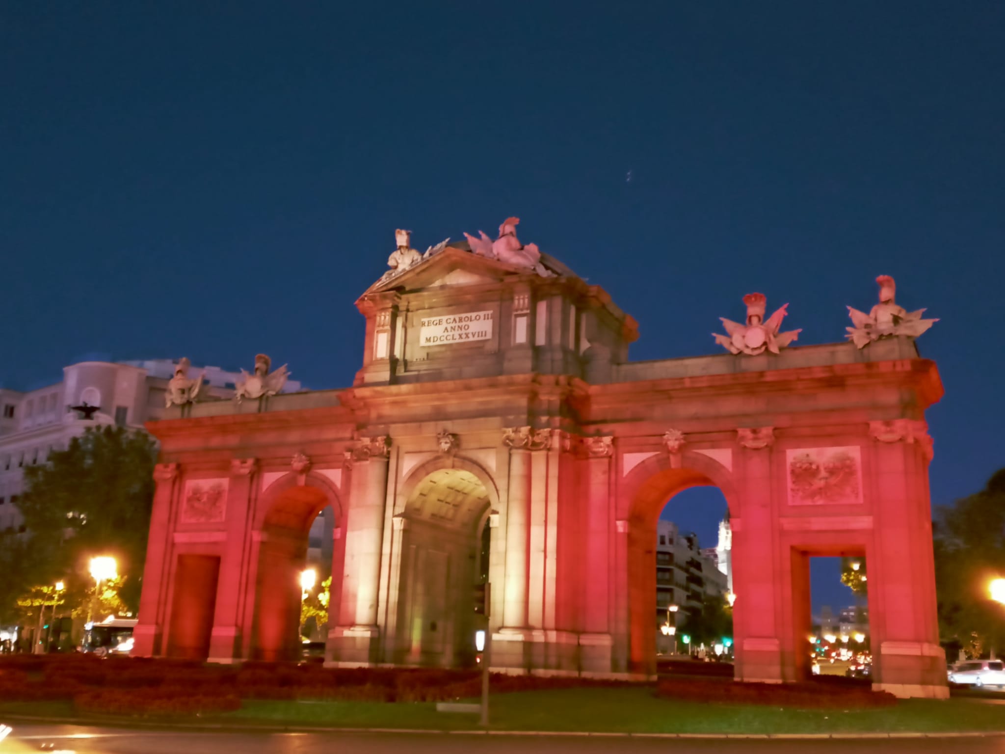 Descubre la Puerta de Alcalá: Historia, curiosidades y vistas únicas